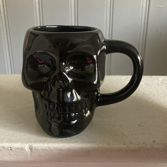 NWT- 16.9floz- Black Ceramic Glazed Skull 💀 Mug - Picture 14 of 16